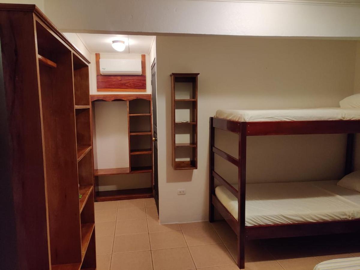 Cabinas Pura Vida B&B Tour Operator Drakes Bay Екстериор снимка