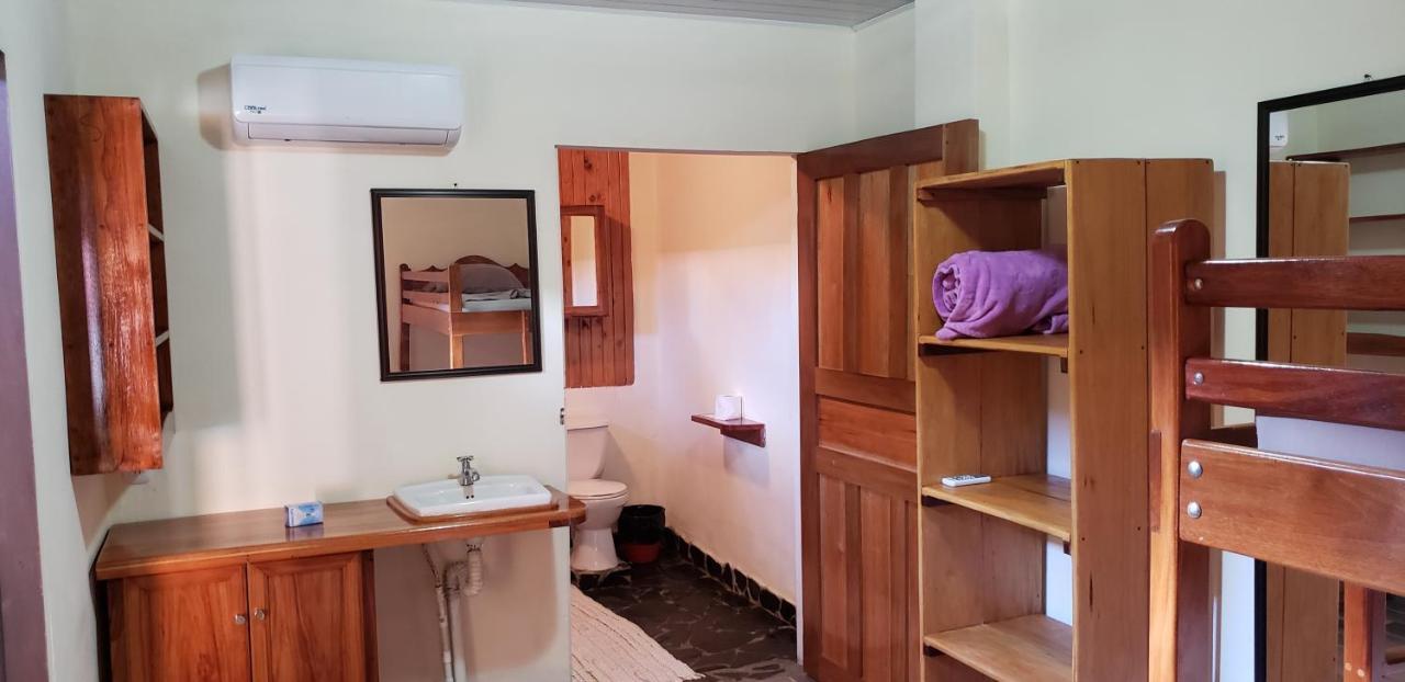 Cabinas Pura Vida B&B Tour Operator Drakes Bay Екстериор снимка